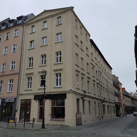 Old Market Square, Hall View, Cosy, Modern Flat Apartment